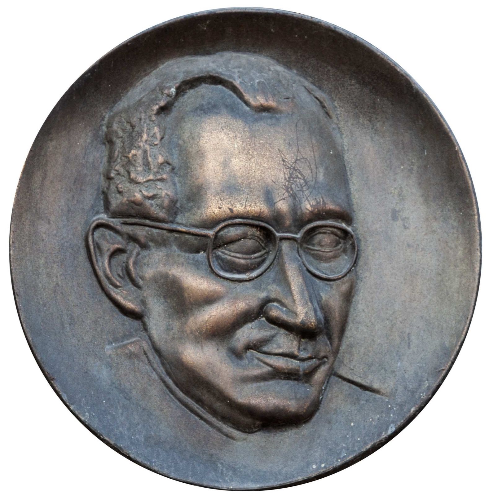Bronzerelief mit dem Porträt Kurt Lewins