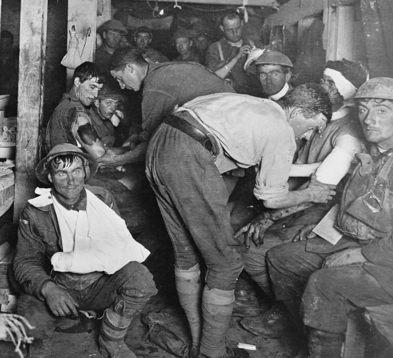 Verwundete Soldaten bei Ypern 1917